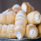 Cream rolls