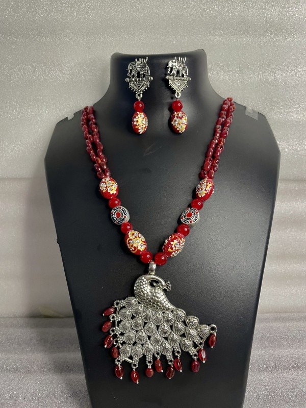 Red necklace set