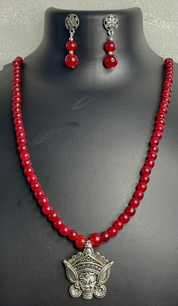 Red necklace set