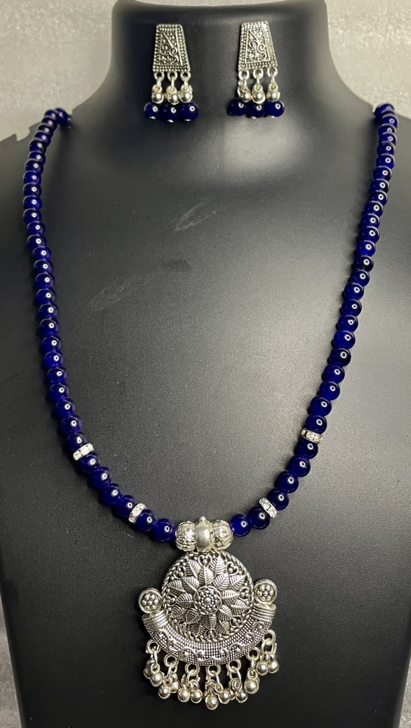 Blue necklace set