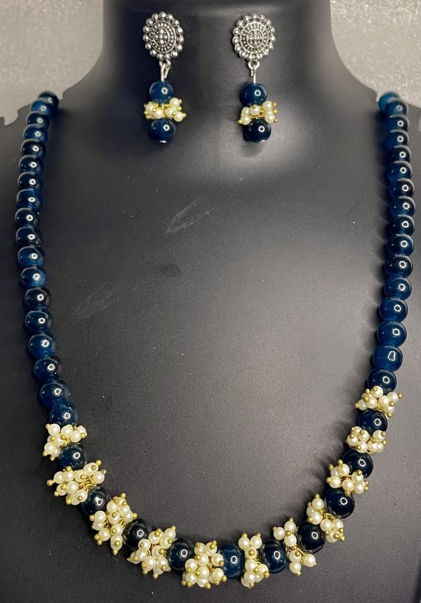 Blue beads necklace set