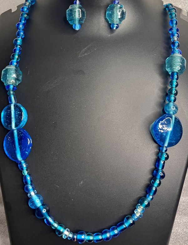 Blue necklace set