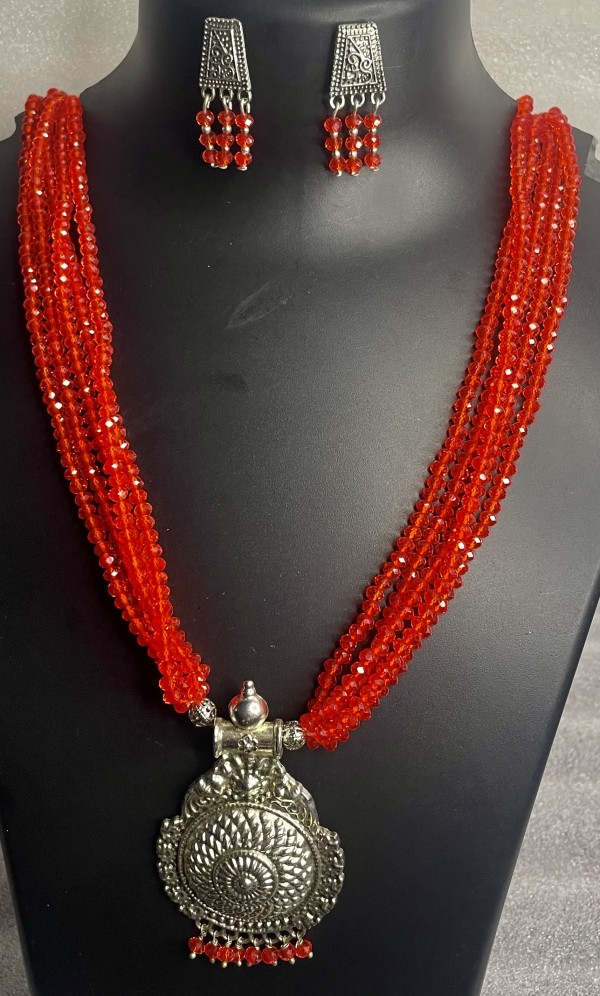 Red pendant necklace set