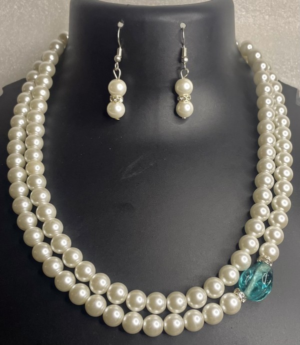 Pearl necklace set