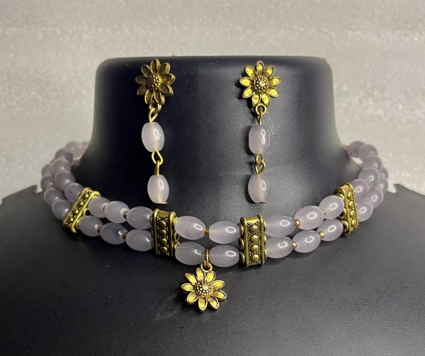 Grey choker set