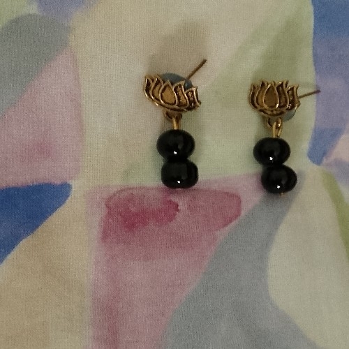 Black Earring Moti