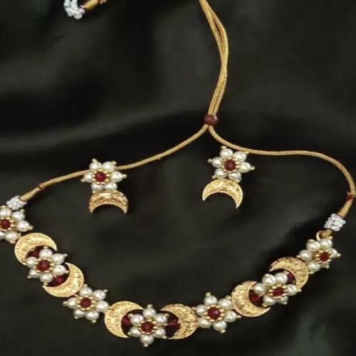 Moti with Chandrakor necklace and earrings