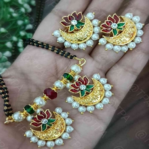 Moti & lotus & Chandrakor Mangalsutra With Earrings